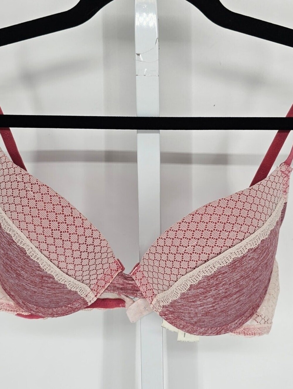 Vintage Y2K Jessica Simpson Sz 36B T Shirt Bra Pink Lace Sexy